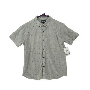 NWT Boys Medium Billabong Gray Short Sleeve Button Down